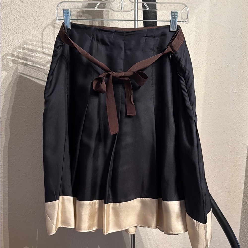 GAP Black and Tan Silk A-Line Knee-Length Skirt with Tie Front